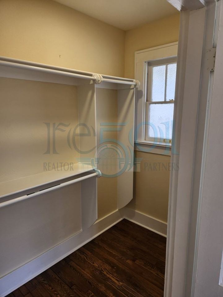 1305 Kavanaugh Blvd #D - Photo 7 of 31