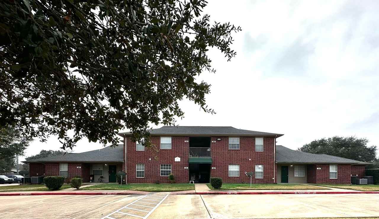 2526 Dartmouth St - Photo 2 of 13