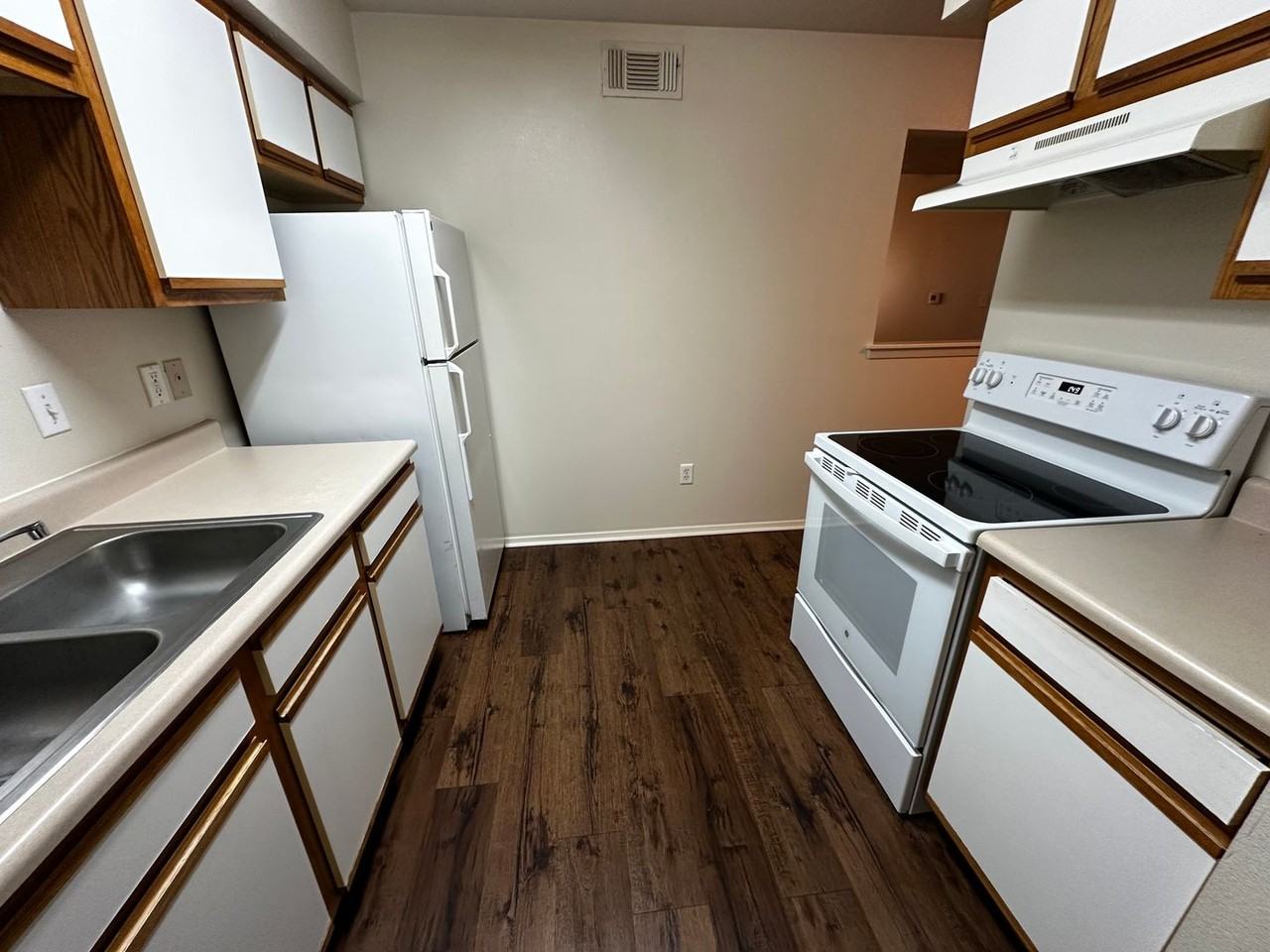 2526 Dartmouth St - Photo 7 of 13