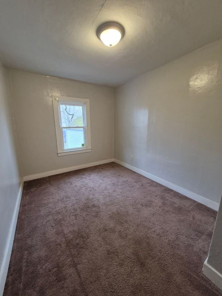 2000 Culver Ave - Photo 5 of 12