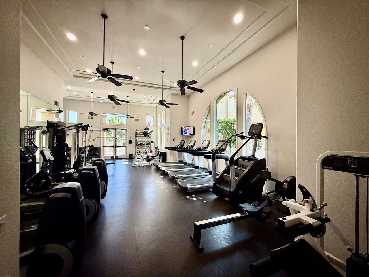 805 Almond Rd - Photo 2 of 6