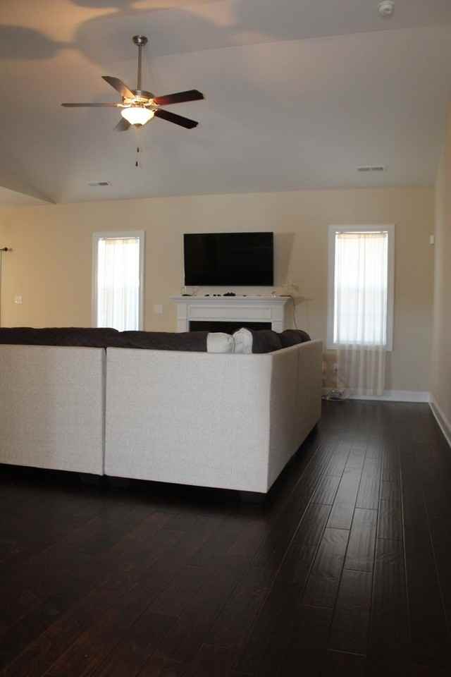 301 Joyland Dr - Photo 4 of 24