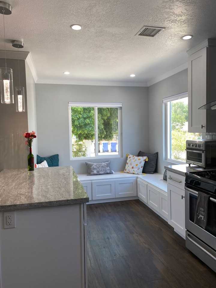 4511 Barnard St - Photo 6 of 25