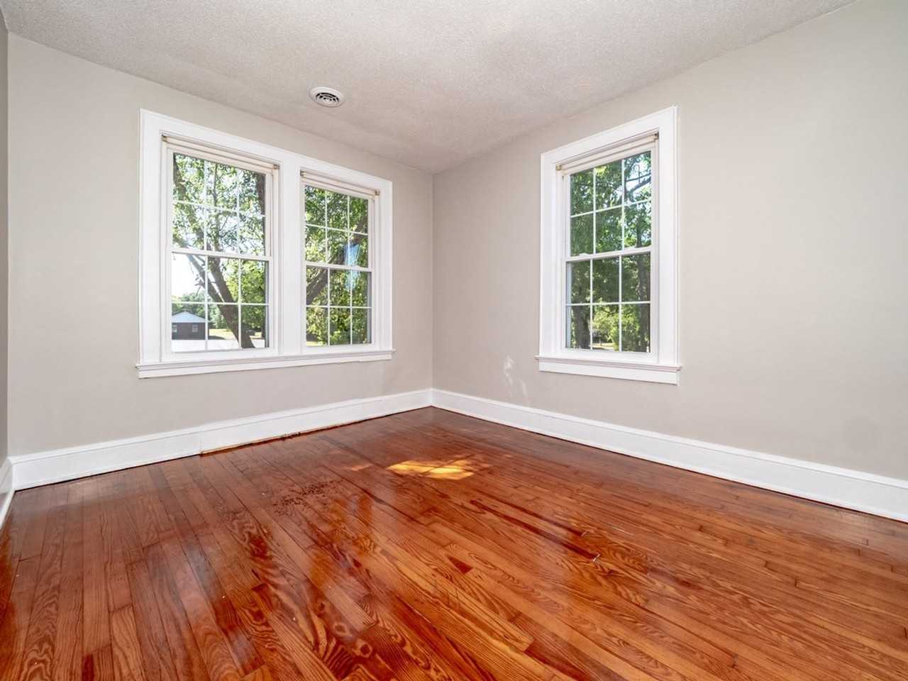 6 Peach St - Photo 2 of 16