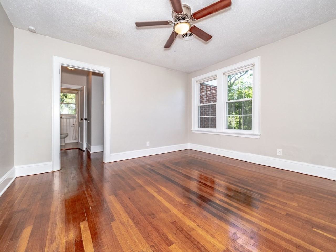 6 Peach St - Photo 4 of 16