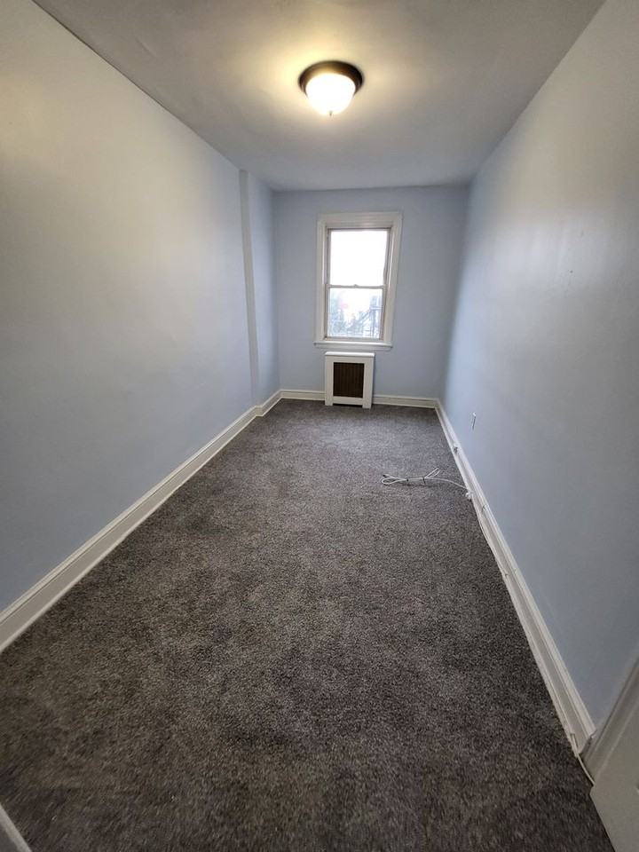 2531 W Mosher St - Photo 6 of 9