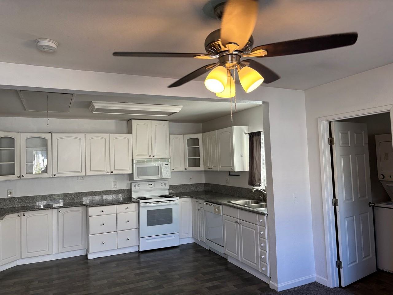 9620 Webb St - Photo 3 of 14