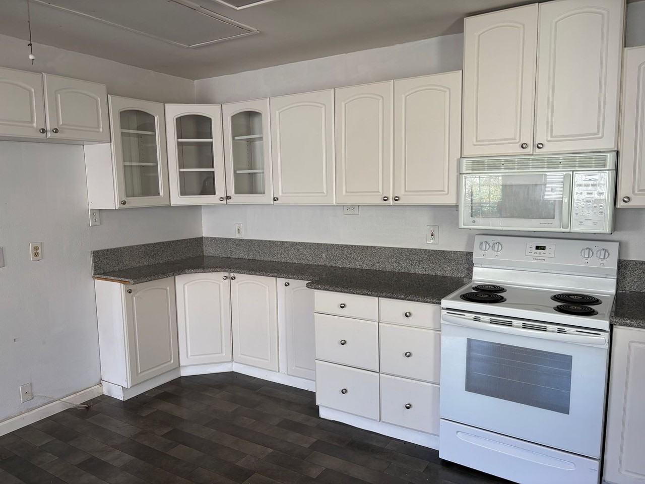 9620 Webb St - Photo 6 of 14