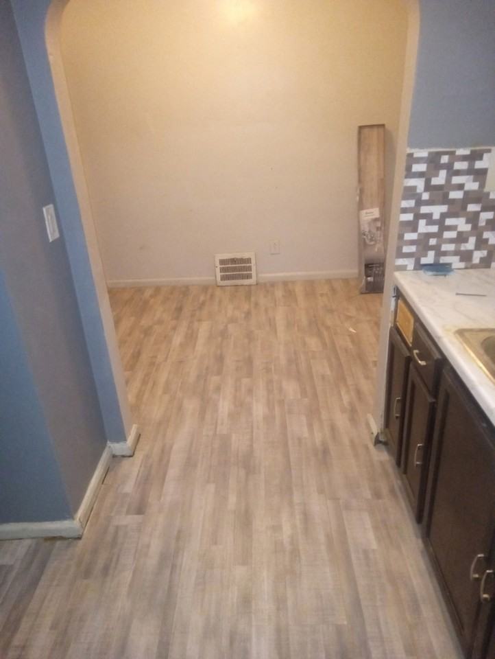 20011 Hawthorne St - Photo 7 of 16