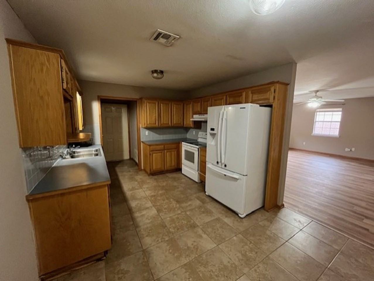 1719 S 9th St - Photo 4 of 11