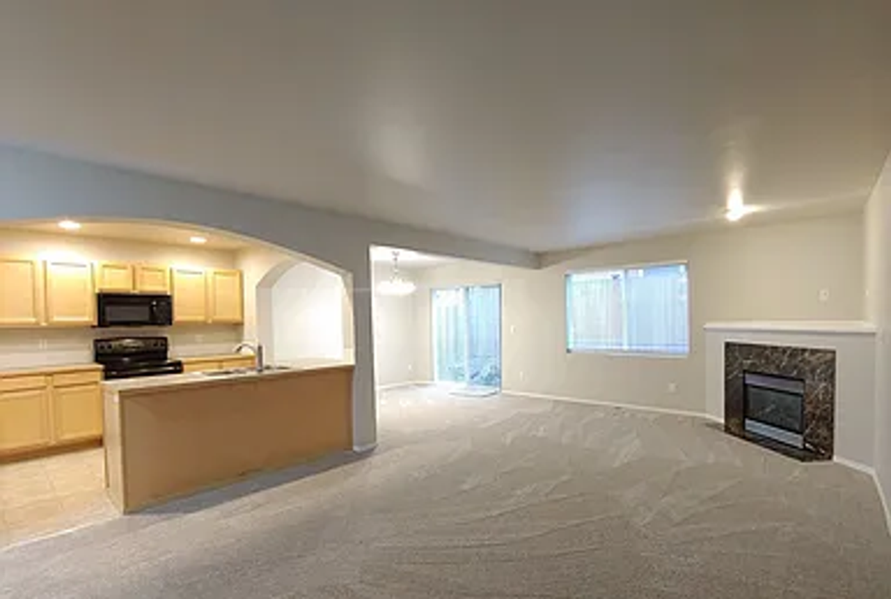 17831 72nd Ave E - Photo 3 of 8