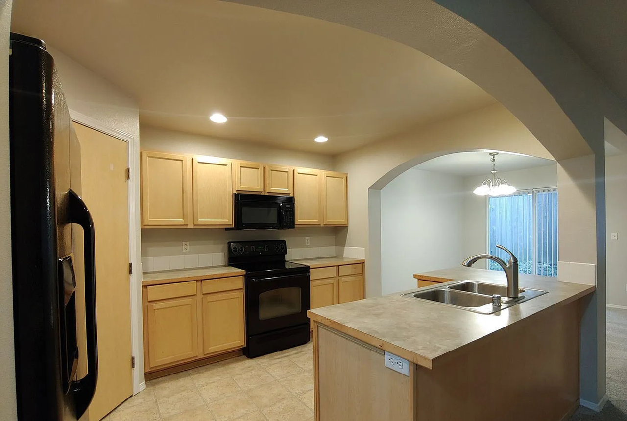 17831 72nd Ave E - Photo 5 of 8