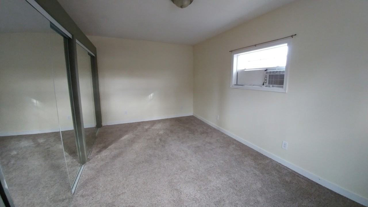 Holabird Ave - Photo 6 of 7