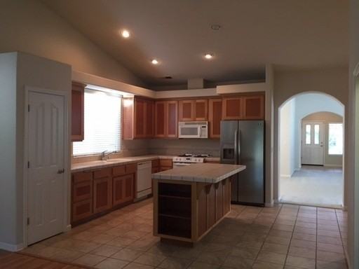 123 Mandalay Ct - Photo 3 of 10