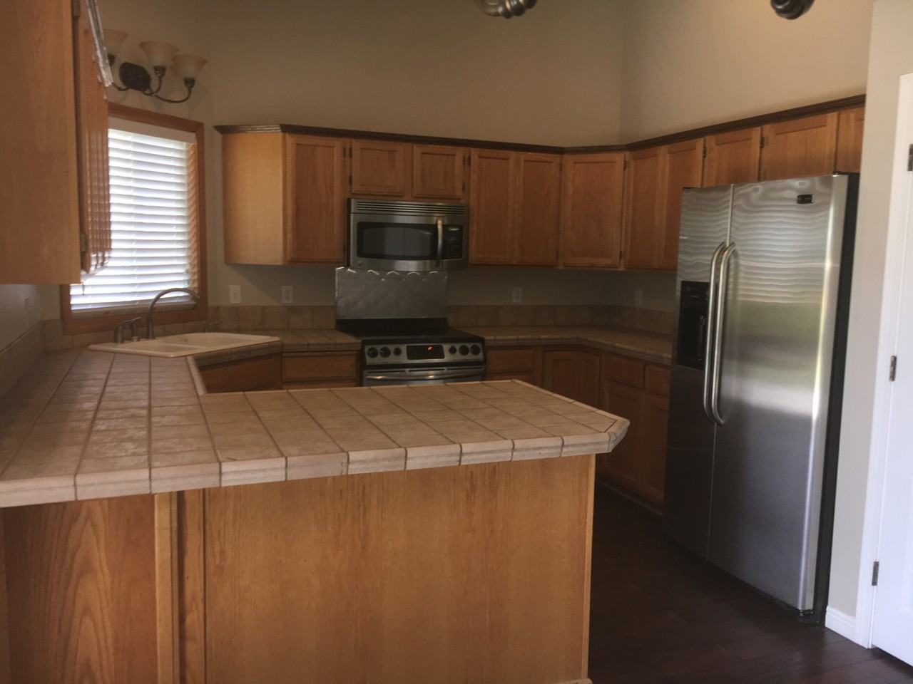 256 W Woodbury Dr - Photo 4 of 6