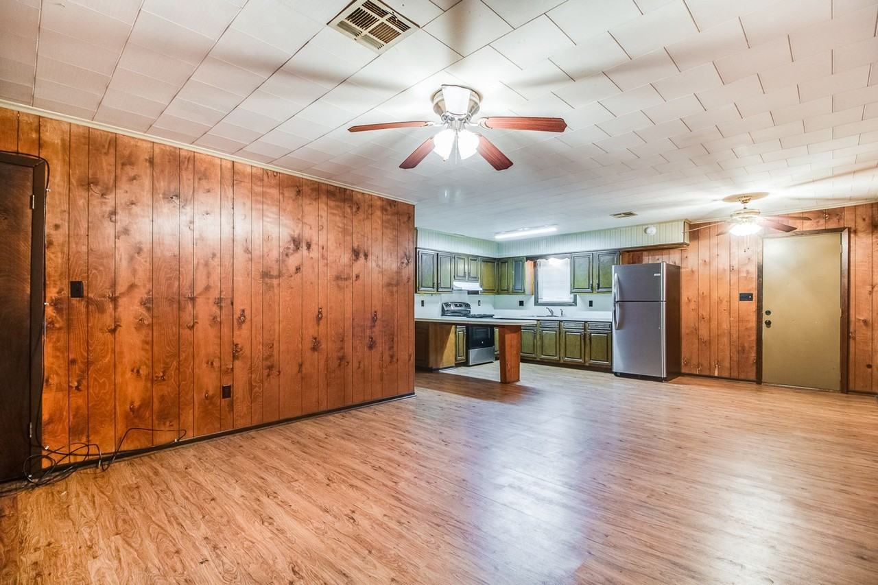 732 Maude St - Photo 3 of 15