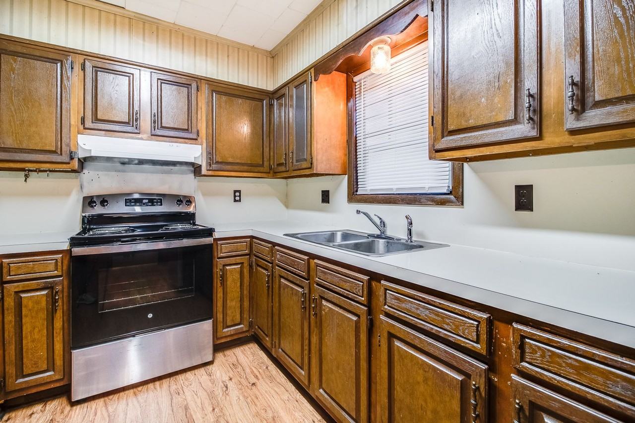 732 Maude St - Photo 6 of 15