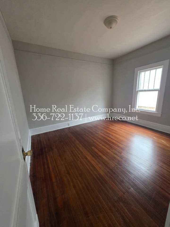 208 Clayton St - Photo 2 of 12