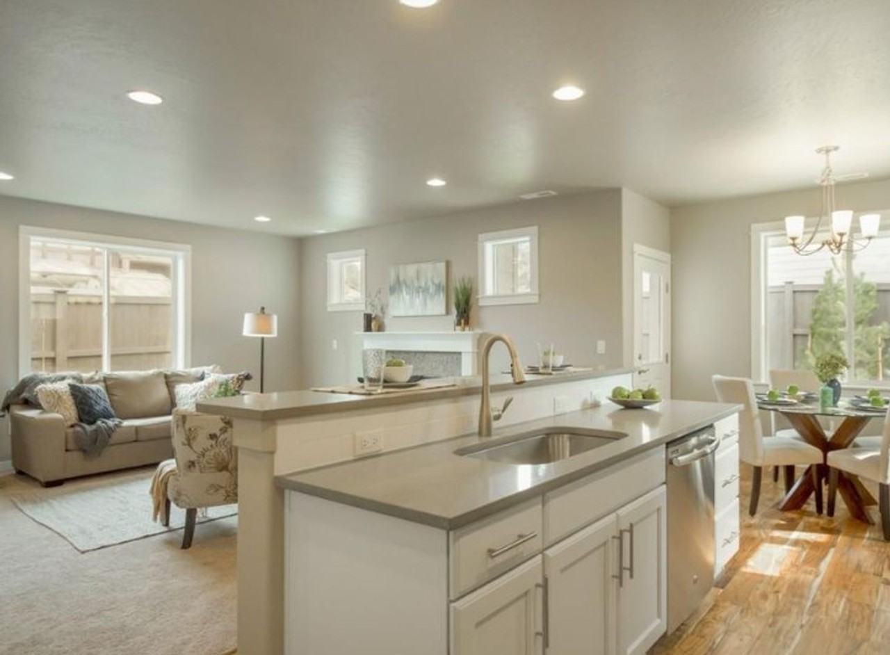 468 Nw 30th St - Photo 4 of 12