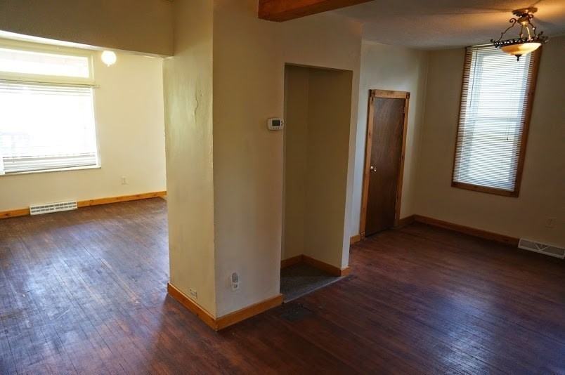 1016 E 6th St - Photo 7 of 18