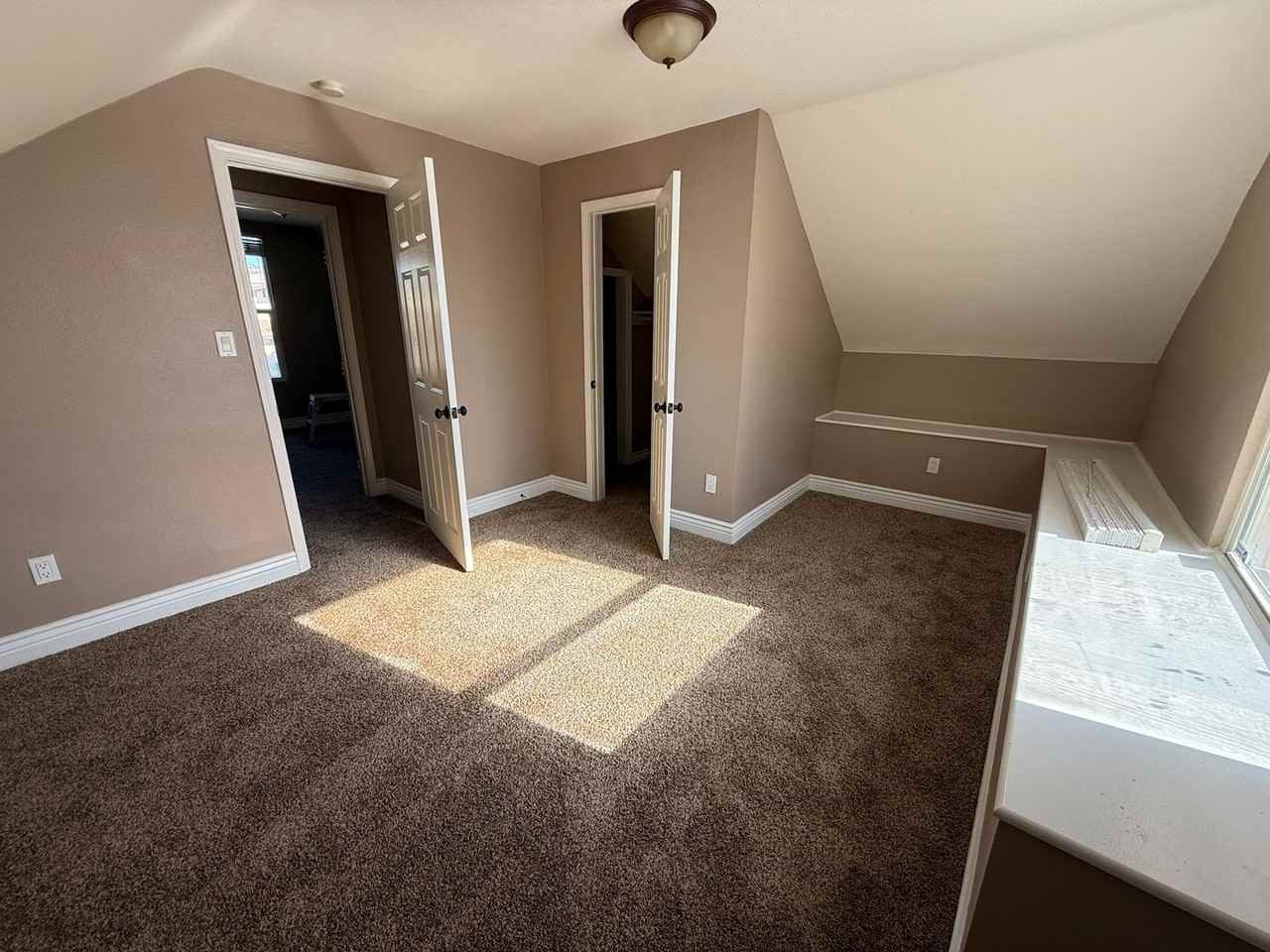 536 W Greenwood Ave - Photo 6 of 13