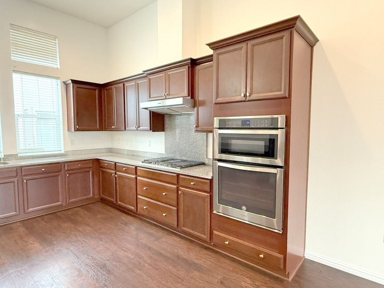 4372 Healdsburg Way - Photo 7 of 41