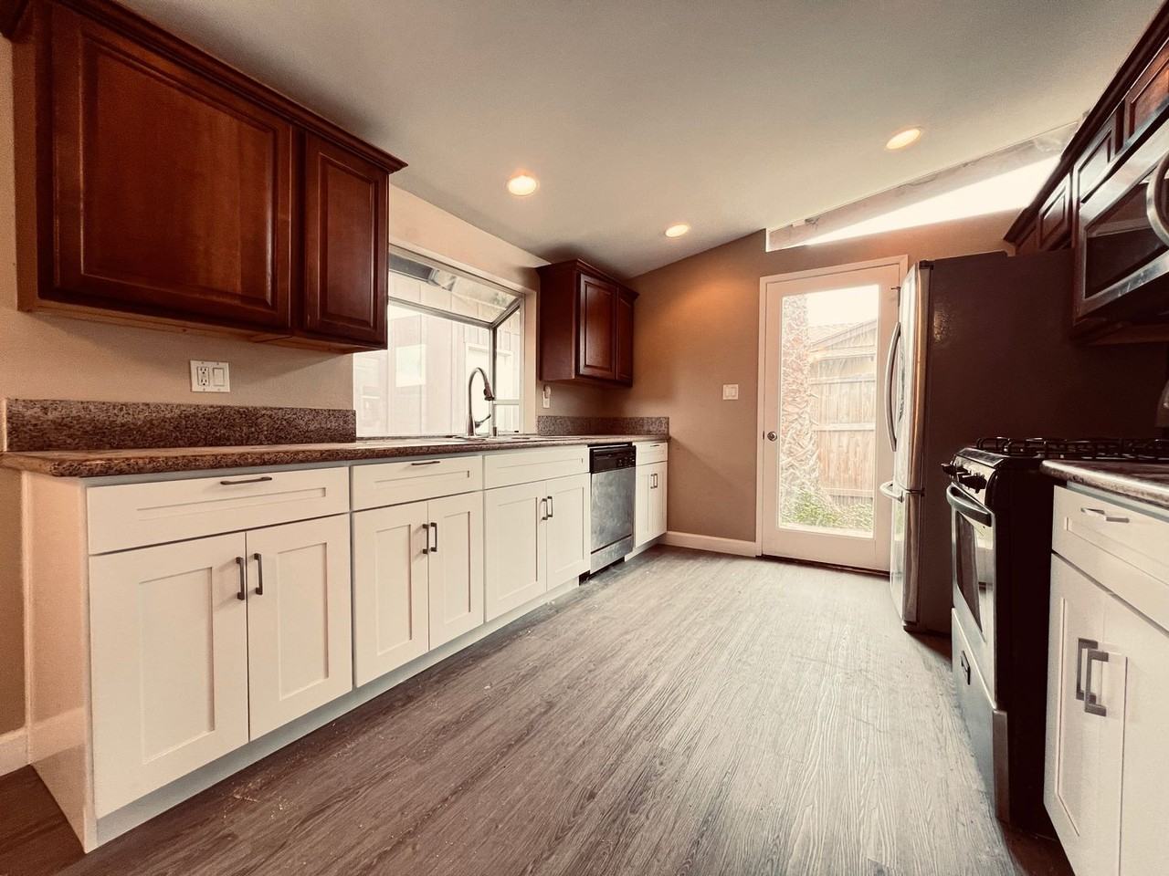 12946 Morene St - Photo 7 of 19