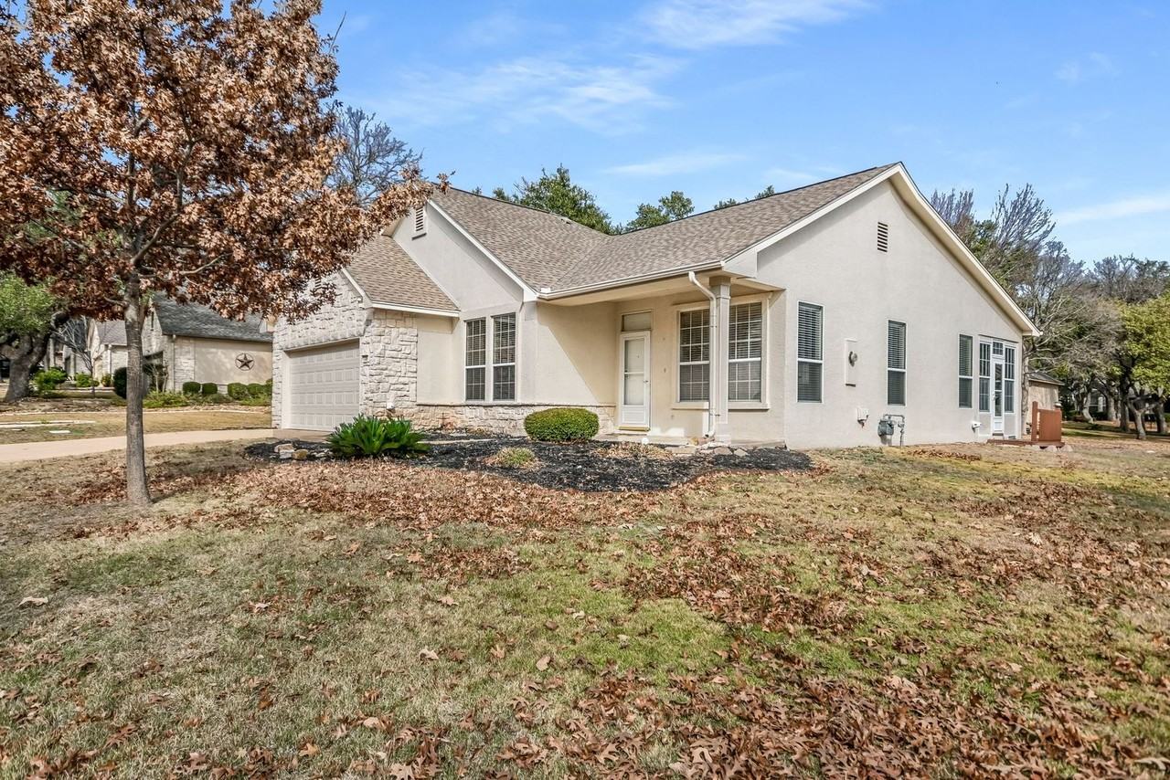 106 Sunflower St - Photo 2 of 33