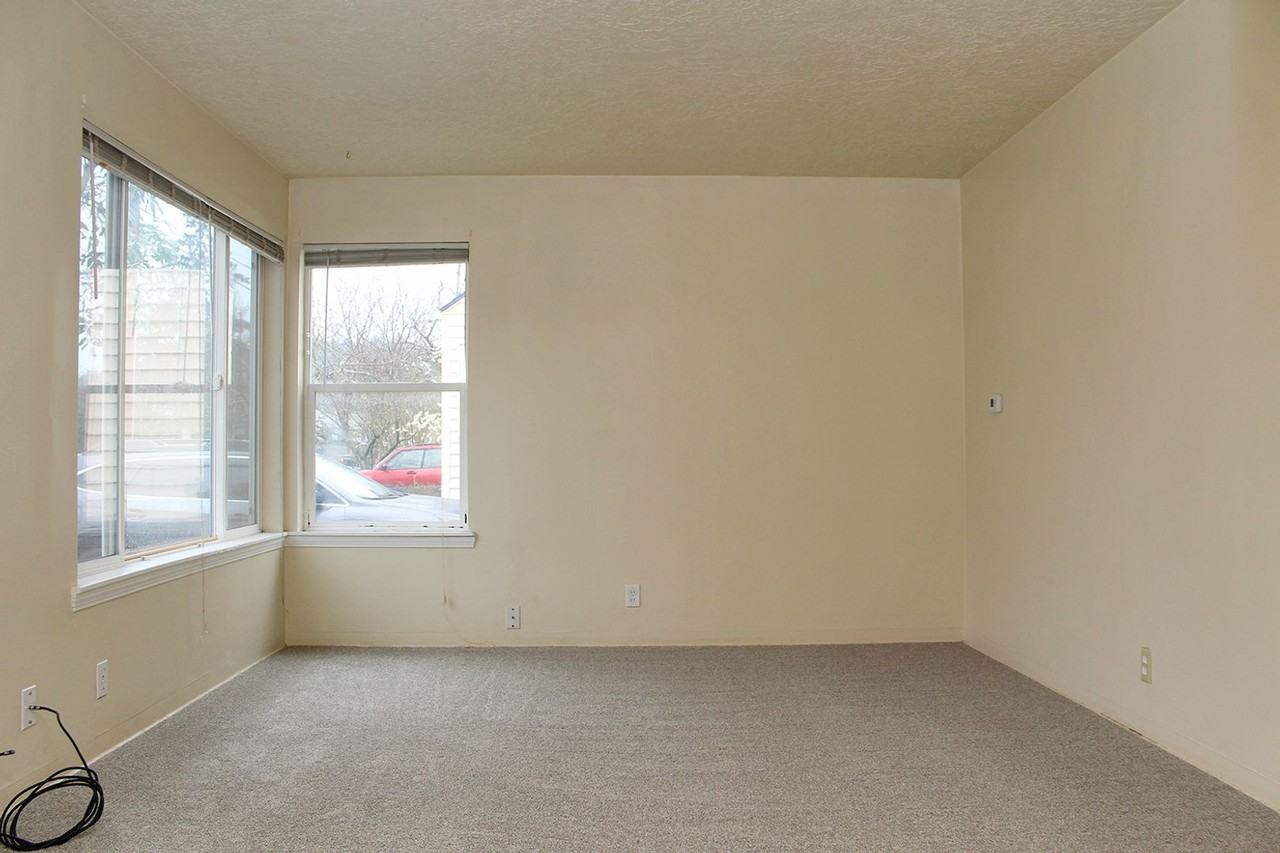 8723 Se Taylor St - Photo 3 of 21