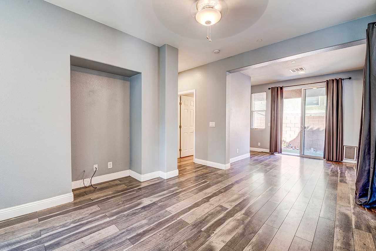 7568 Swan Cove Ct - Photo 2 of 50