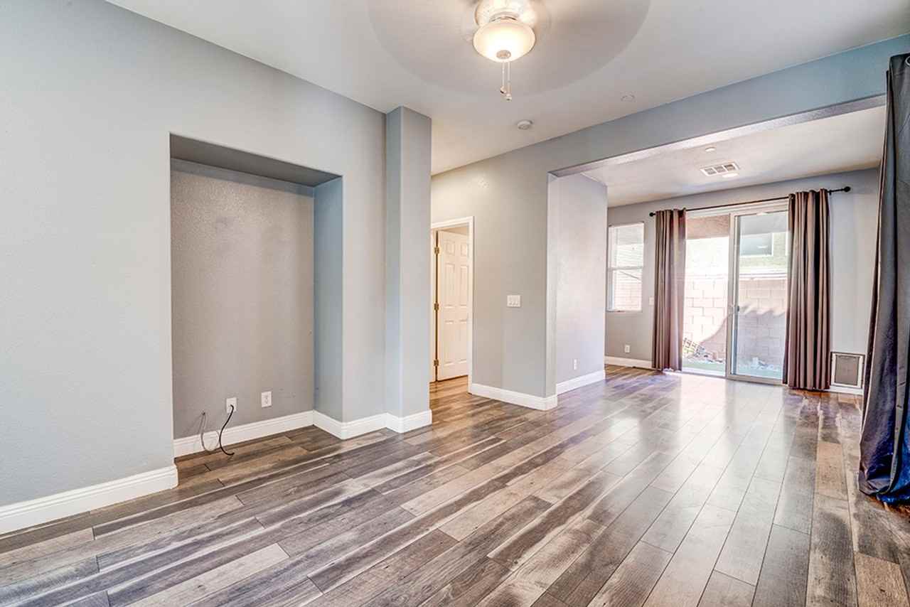 7568 Swan Cove Ct - Photo 3 of 50