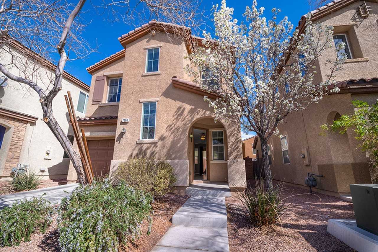 7568 Swan Cove Ct - Photo 7 of 50