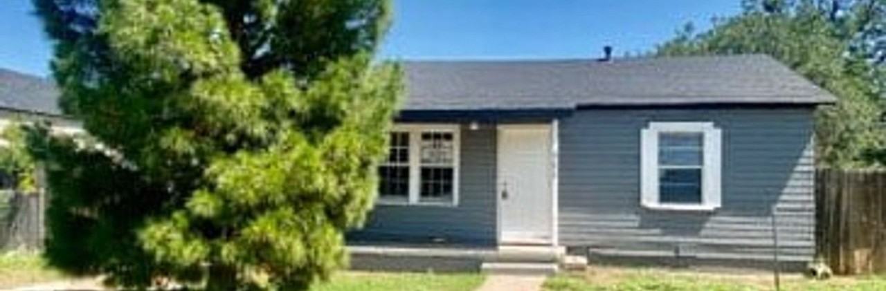 111 Waco Ave - Photo 2 of 11