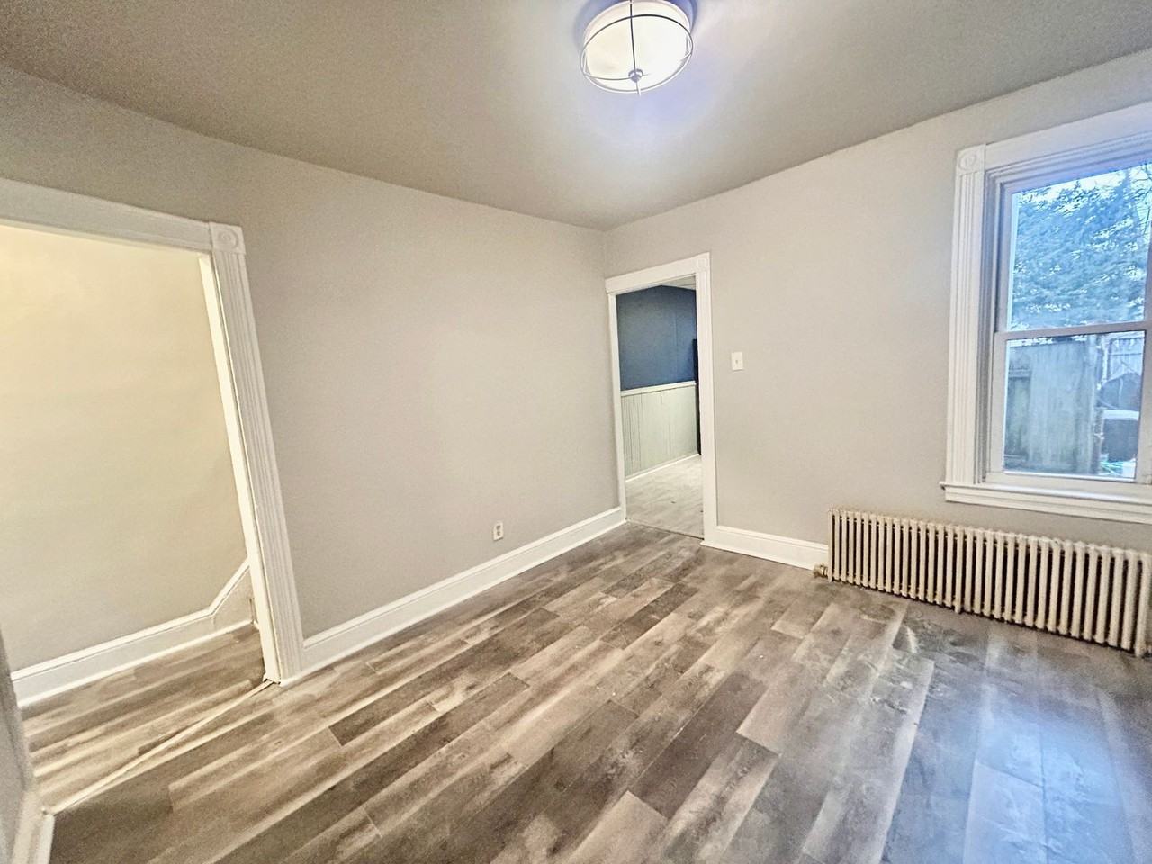 571 Pershing Ave - Photo 3 of 16