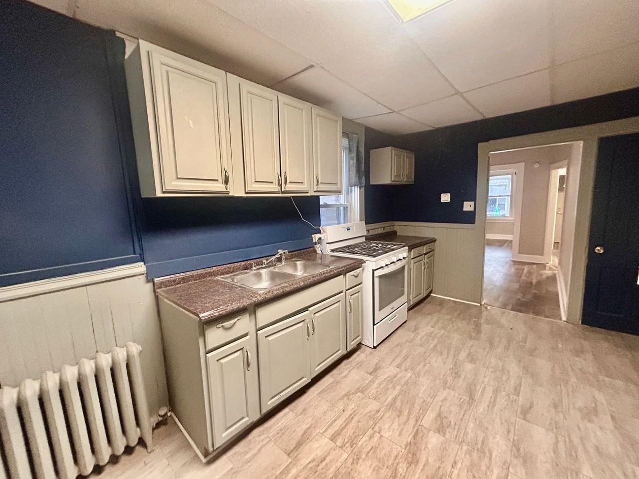 571 Pershing Ave - Photo 4 of 16