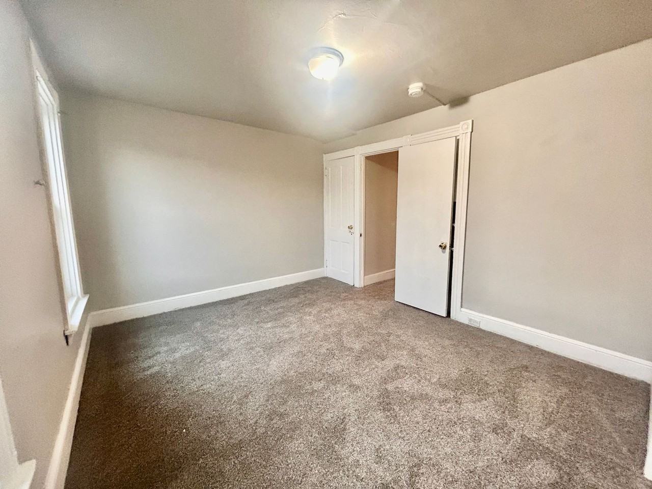 571 Pershing Ave - Photo 6 of 16