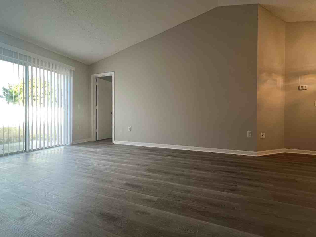 364 Alegriano Ct - Photo 3 of 17