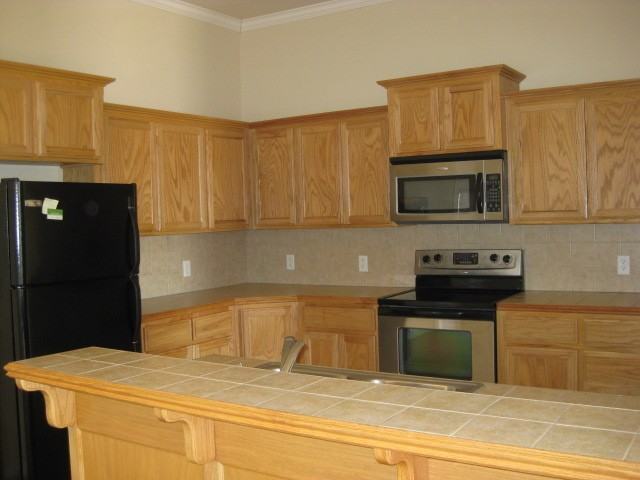 905 Eagle Cliff Dr - Photo 2 of 9