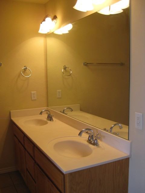 905 Eagle Cliff Dr - Photo 6 of 9