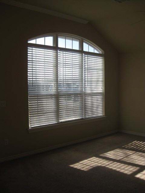 905 Eagle Cliff Dr - Photo 7 of 9