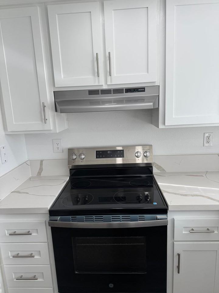 1356 N Schooner Ln - Photo 7 of 50