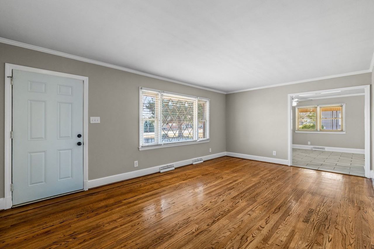 904 S Williamson Ave - Photo 3 of 36