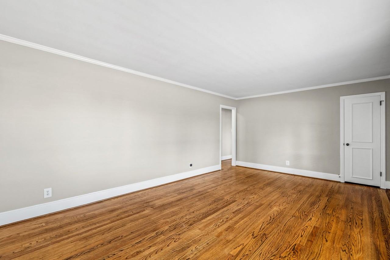 904 S Williamson Ave - Photo 4 of 36