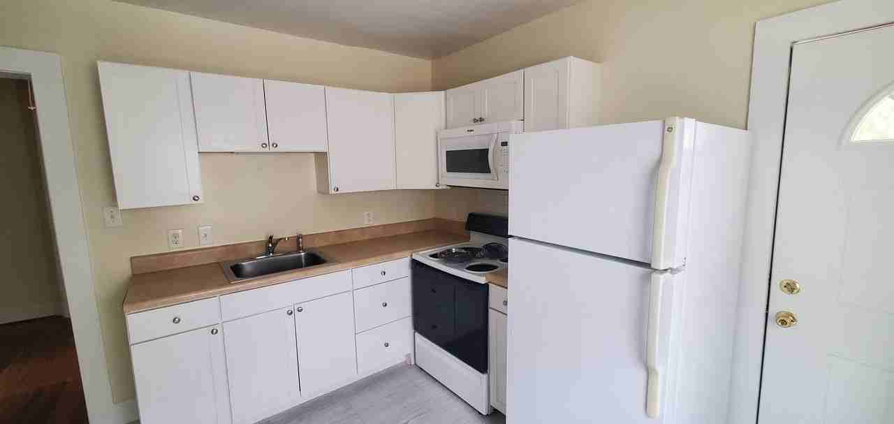 1607 Oak St - Photo 4 of 9