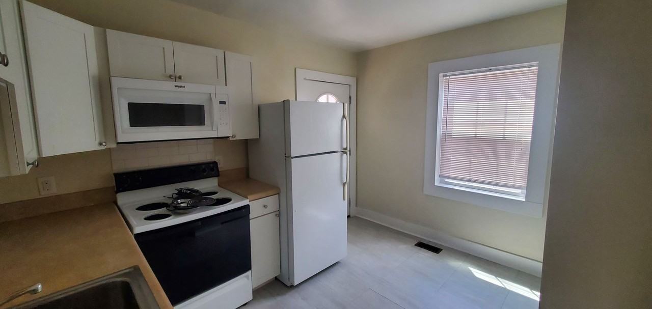 1607 Oak St - Photo 5 of 9