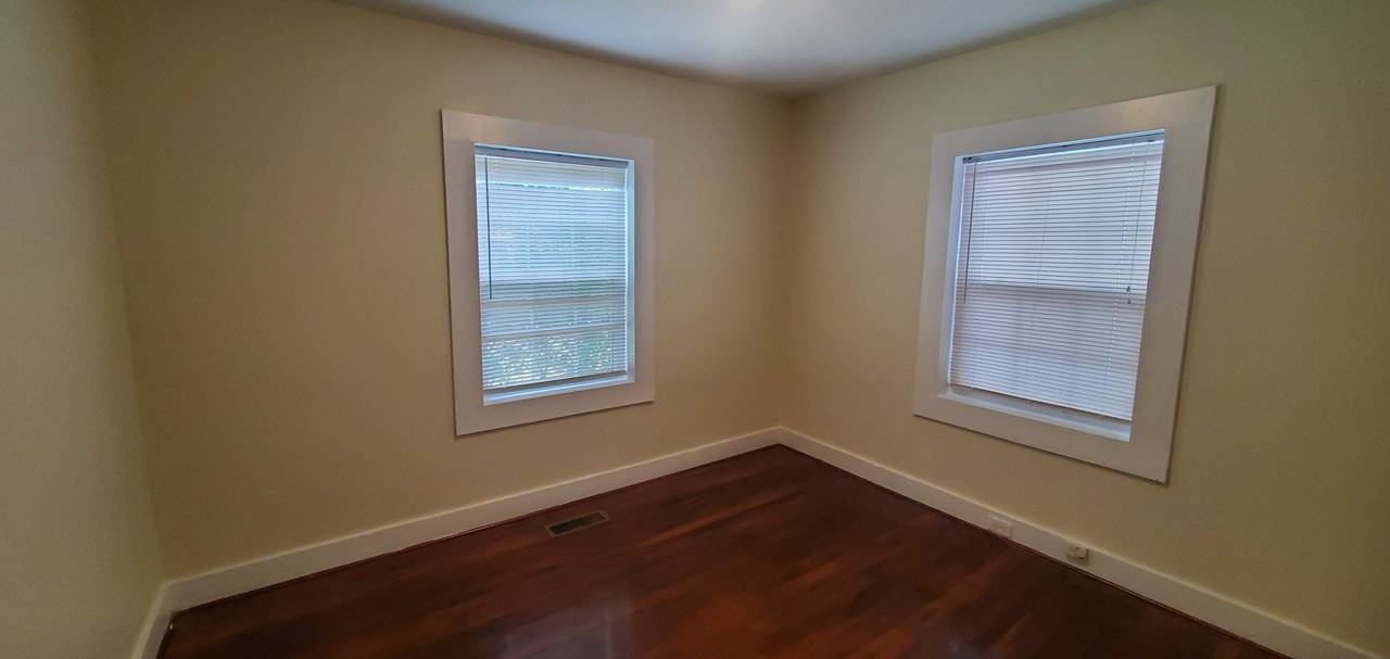 1607 Oak St - Photo 7 of 9