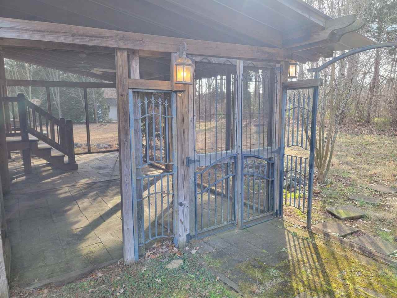 4085 Battleground Ave - Photo 3 of 16