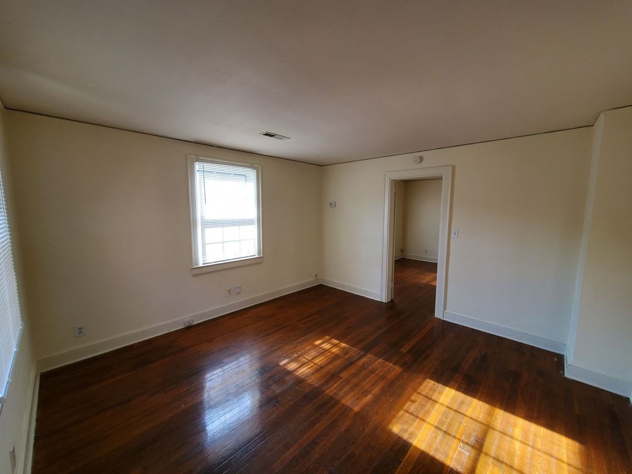 2513 Spring Garden St - Photo 3 of 5