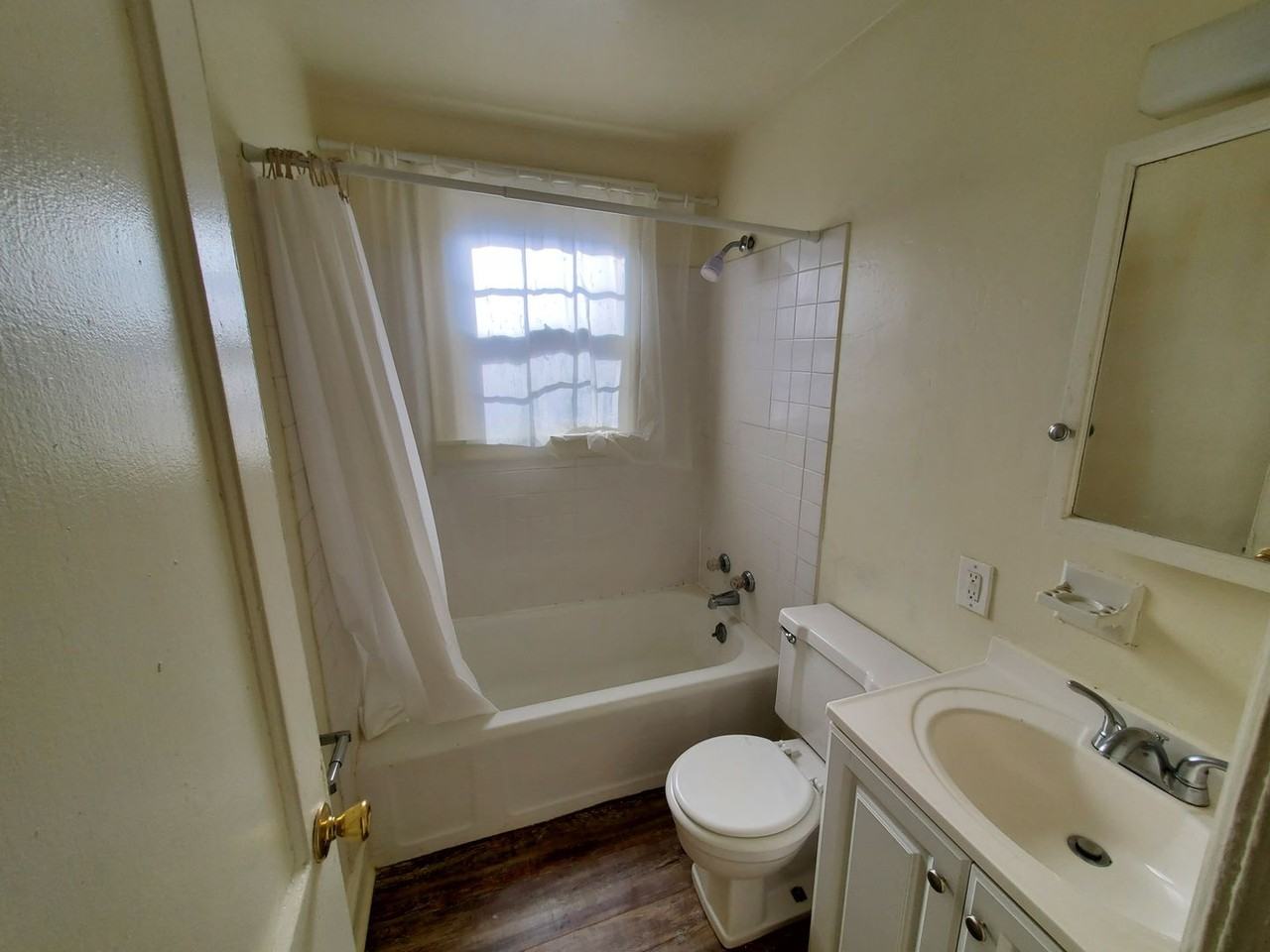 2513 Spring Garden St - Photo 5 of 5