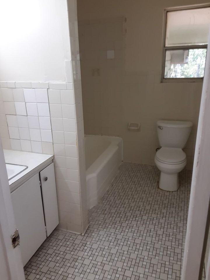 419 W 52nd St - Photo 7 of 13